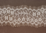 সাদা তুলো ই এম ফ্লাওয়ার আলংকারিক চক্ষুর পাতার লোম Scalloped জরি ছাঁটা ফ্যাব্রিক