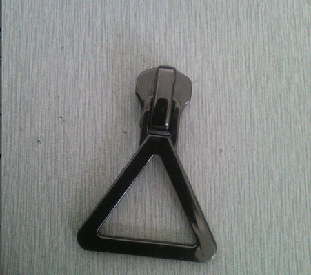 ইকো বন্ধুত্বপূর্ণ খাদ জিপার জামাকাপড় Gunmetal কলাই ত্রিভুজ আকৃতি জন্য pulls